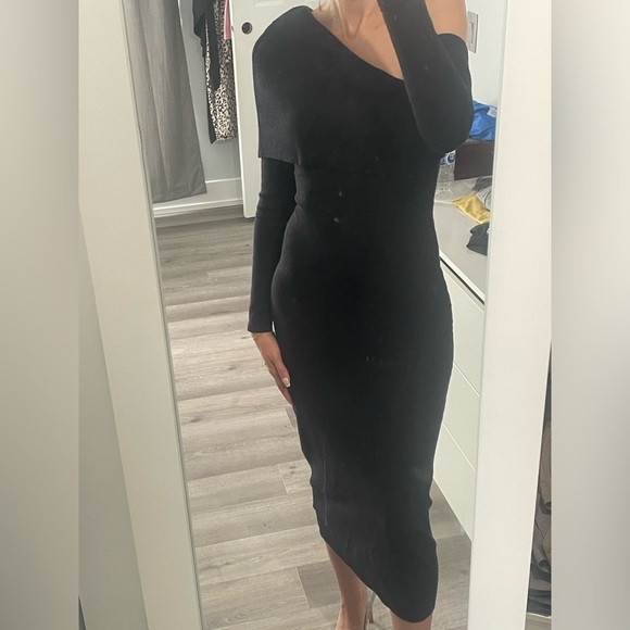 Off the shoulder sweater dress - Picture 2 of 8